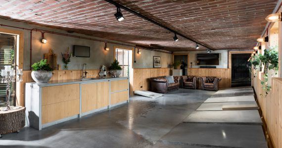 showroom betonvloeren, gekleurde betonvloeren