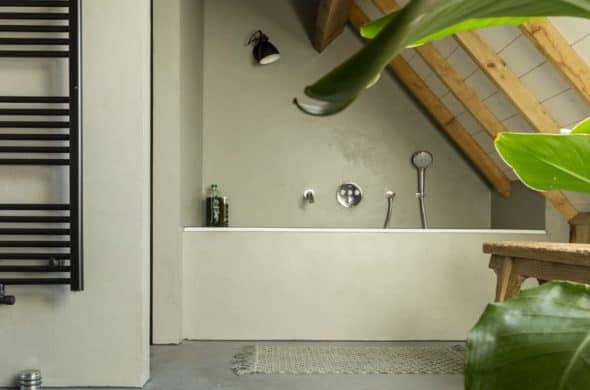 Gevlinderde woonbeton vloer en beton ciré muur in Budel