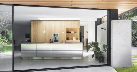 gevlinderde betonvloer binnen en buiten