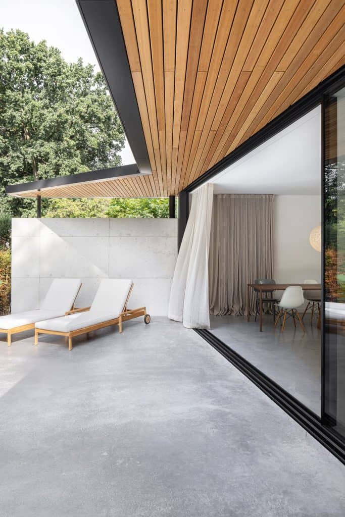 Gevlinderde betonvloer van Willem Designvloeren in Zeist