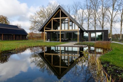 Gevlinderde betonvloer en betonnen terras in Zeist