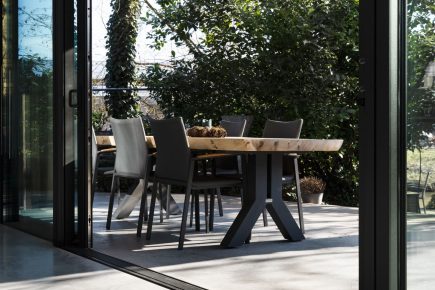 Gevlinderde woonbetonvloer binnen en buiten Den Bosch