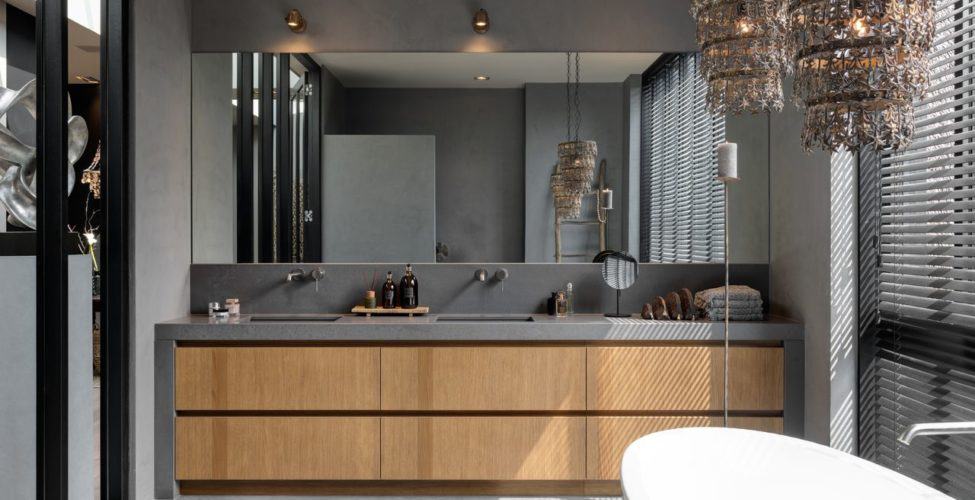 Beton en beton ciré in de badkamer, foto gemaakt door Jurrit van der Waal