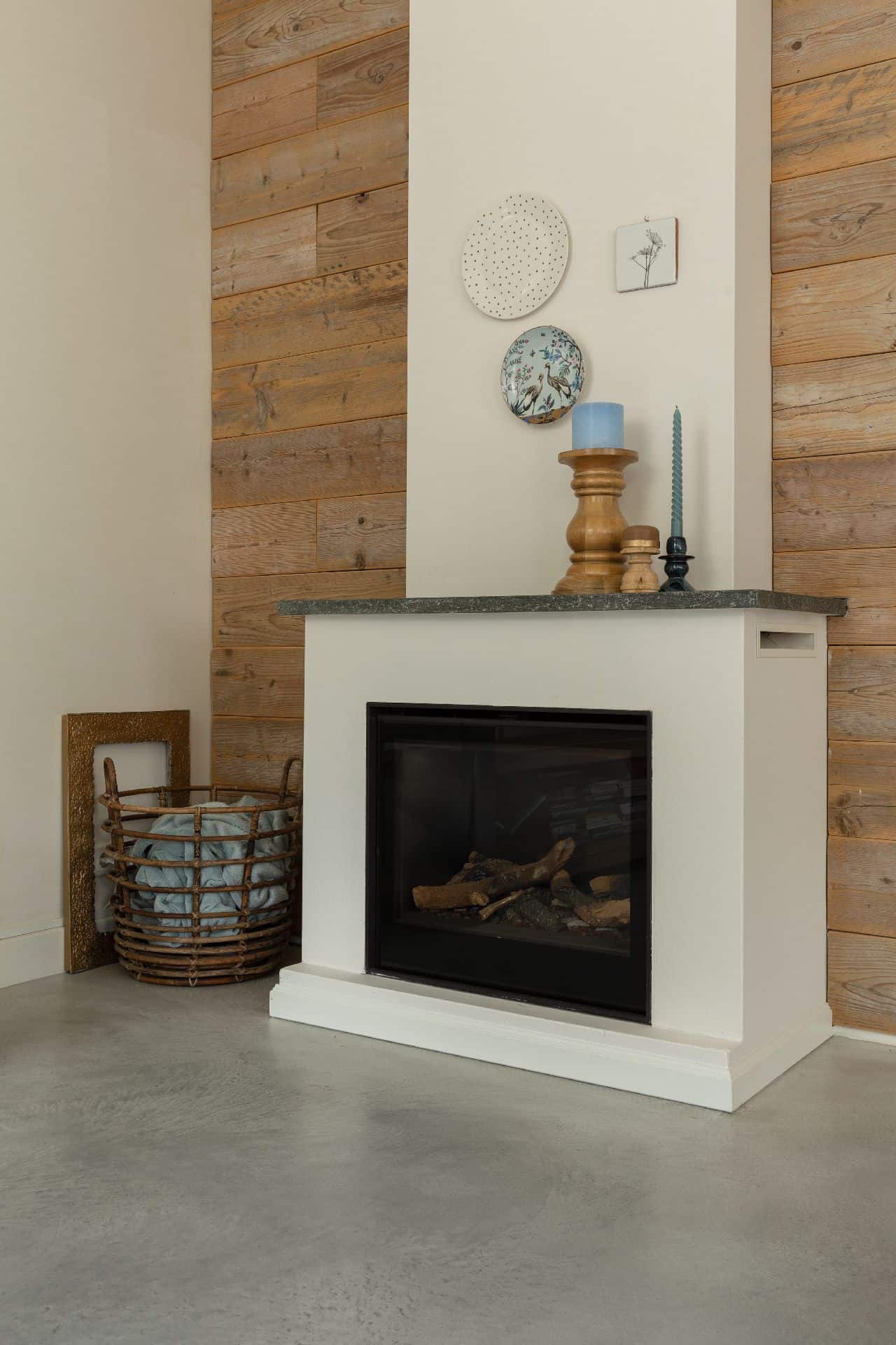 Italiaanse betonlook vloer van Willem Designvloeren in de woonkamer in Druten.