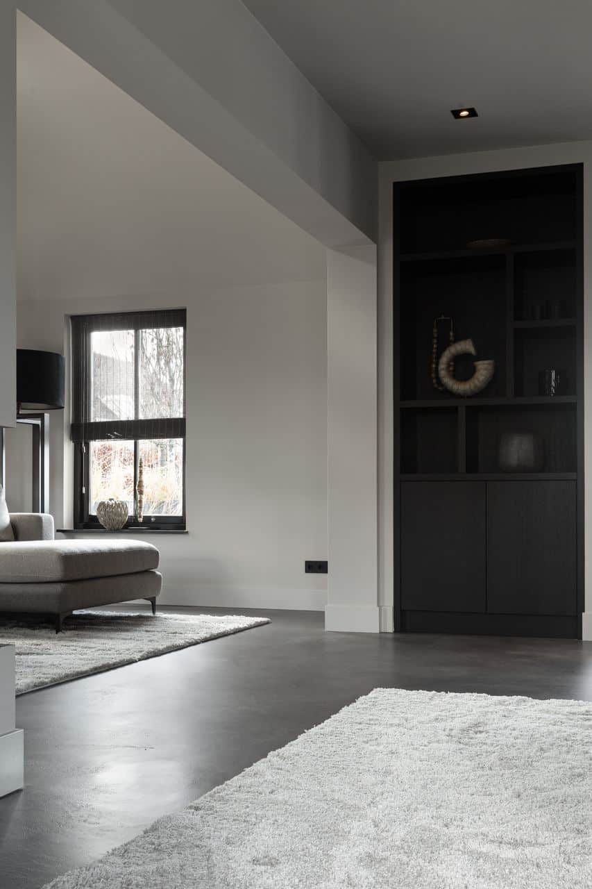 Italiaanse betonlook vloer in de woonkamer