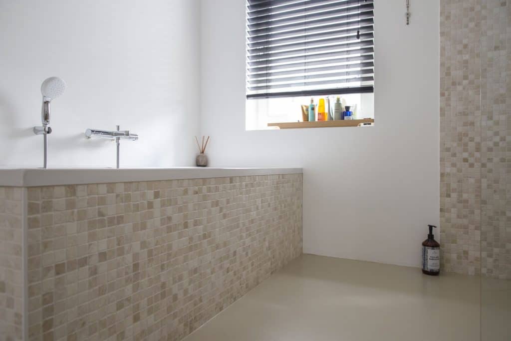 Gietvloer badkamer